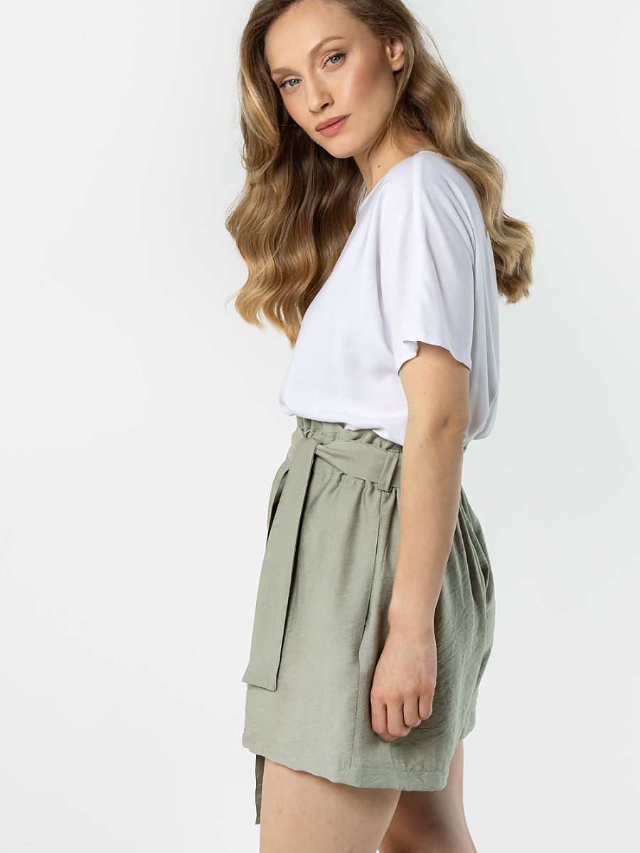 Shorts model 225323 awama